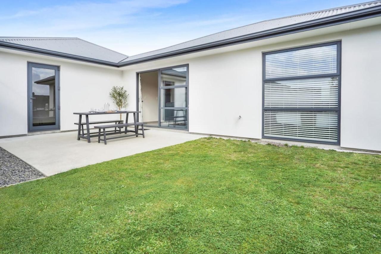 Modern And Central With 2 Ensuites -By Kosh Bnb Hamilton Exterior foto